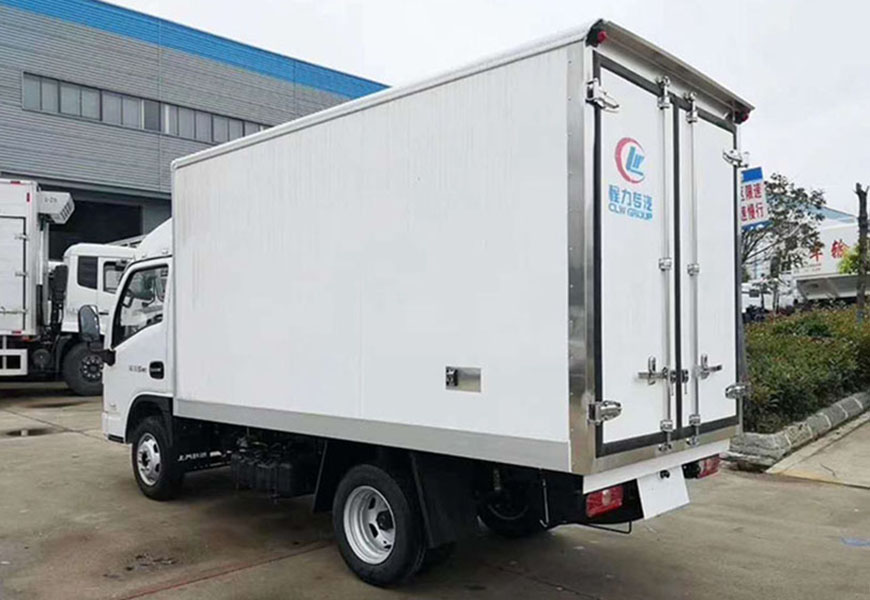 上汽躍進(jìn)福運(yùn)S80柴油版冷藏車