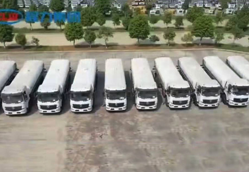 程力集團高端環(huán)衛(wèi)灑水車批量發(fā)車