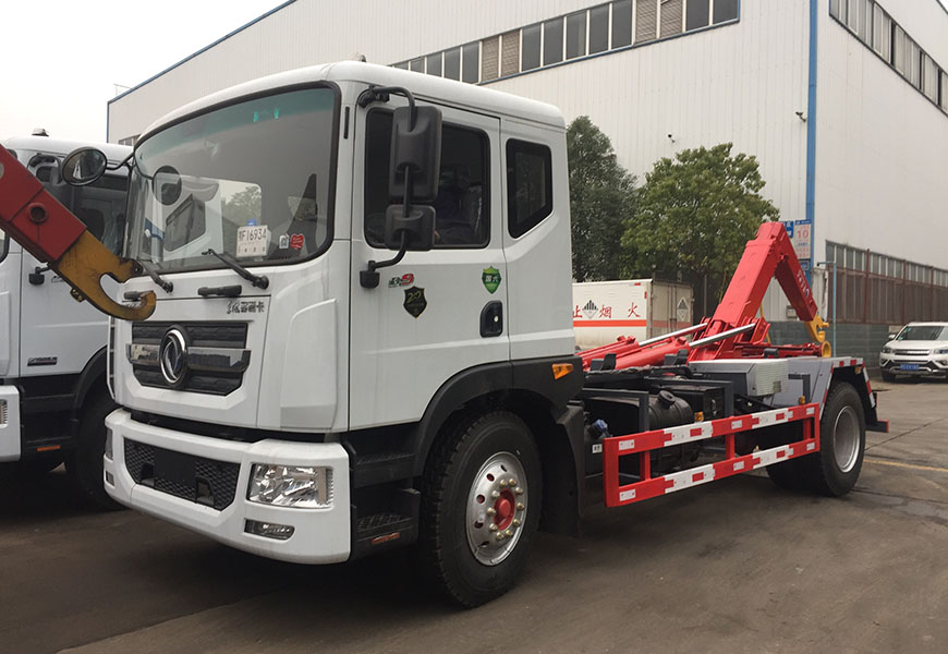 東風(fēng)多利卡D9勾臂垃圾車(chē) 國(guó)六